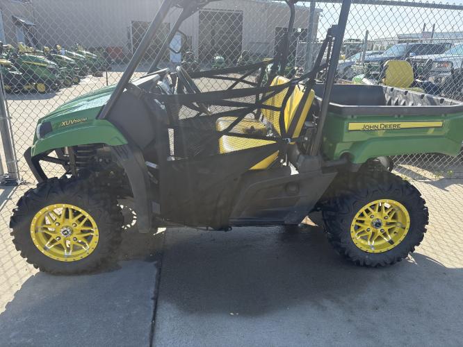 John Deere XUV 590M