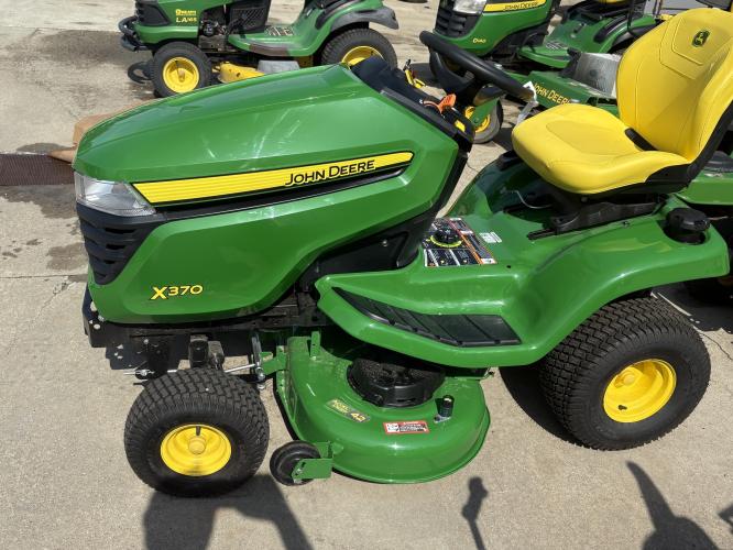 John Deere X370
