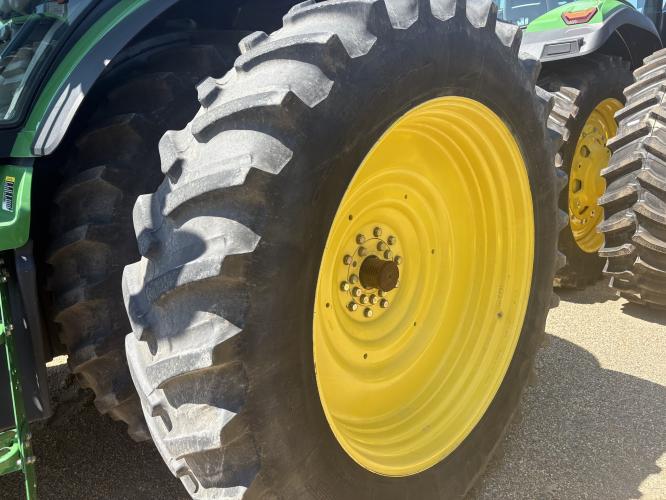 John Deere 8285R
