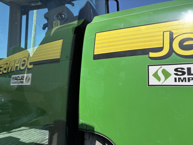 John Deere 8420