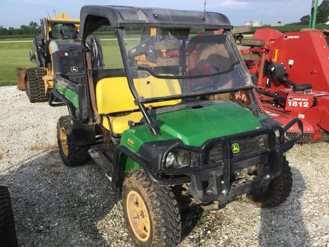 John Deere 825I
