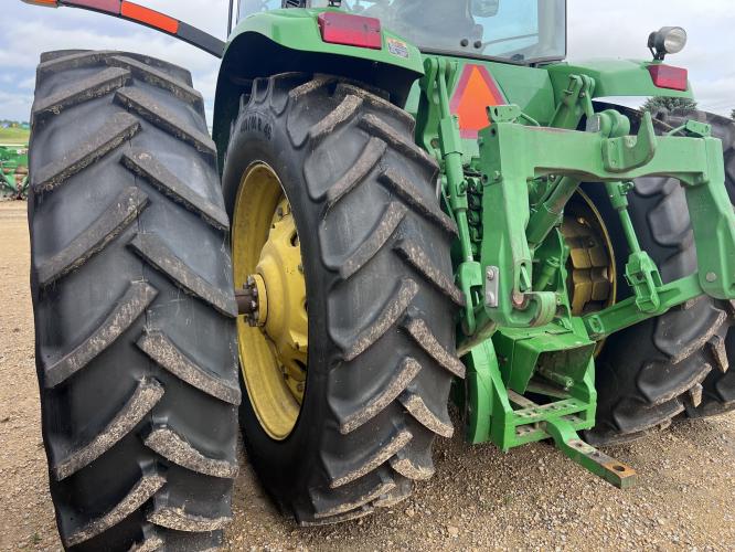 John Deere 8320