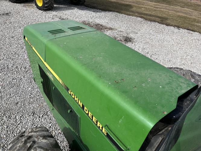 John Deere 8760