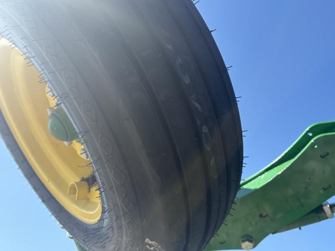 John Deere 2720