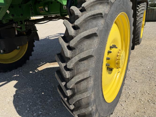 John Deere 412R