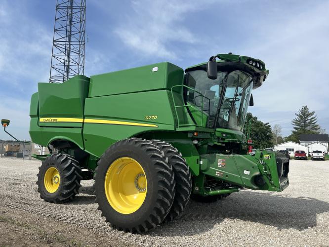 John Deere S770