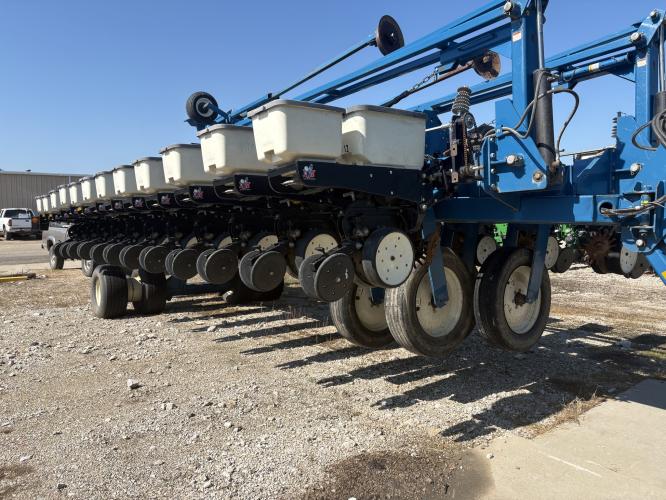Kinze 3700