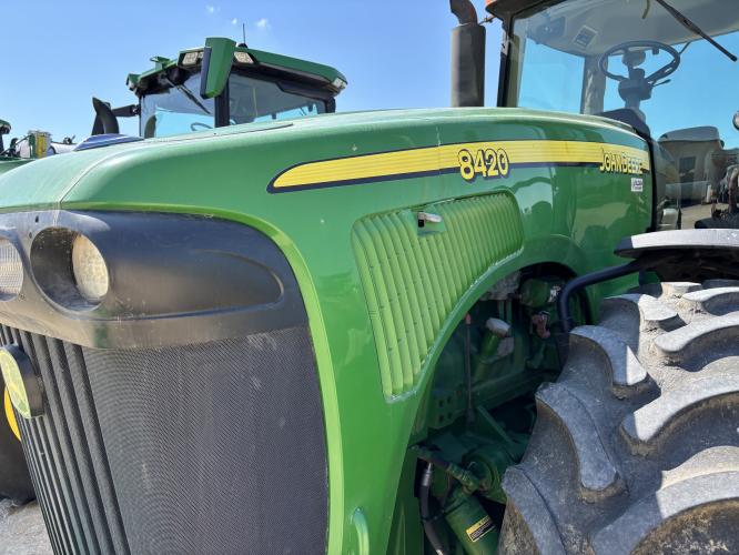 John Deere 8420