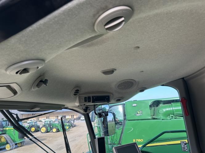 John Deere S780