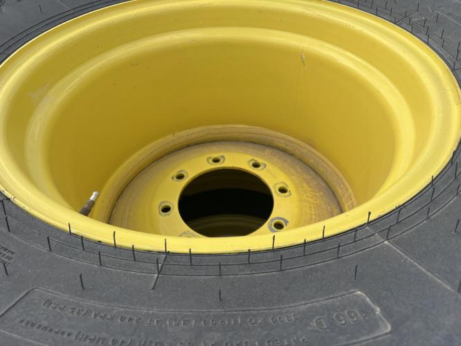 Goodyear 750/65R26