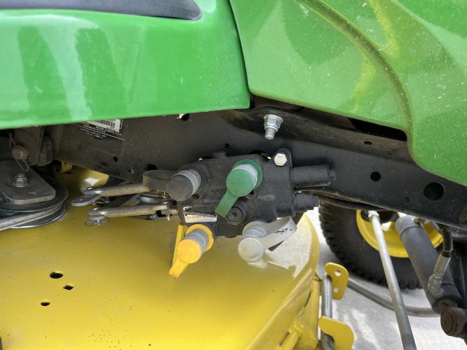John Deere X750