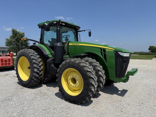 2013 John Deere 8235R