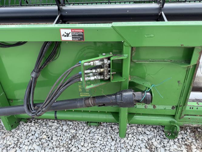 John Deere 635F