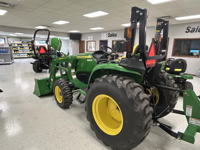 John Deere 3025E