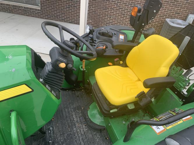 John Deere 5090M