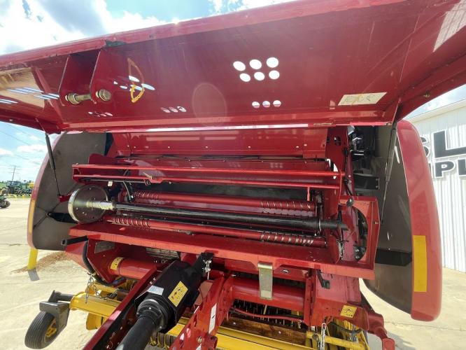 New Holland 560RB