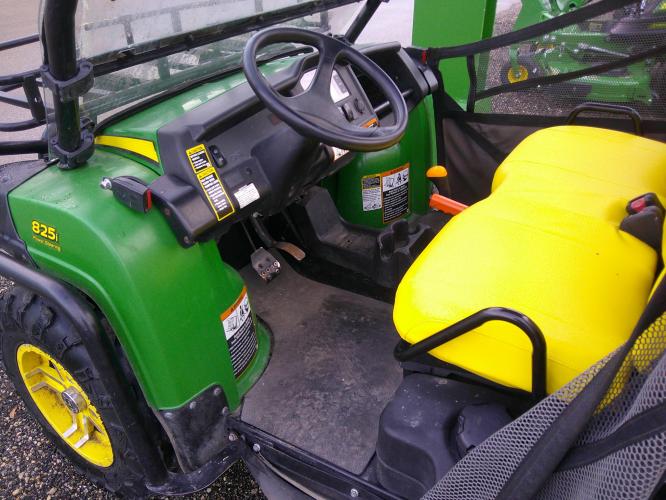 John Deere XUV 825i Power Steering