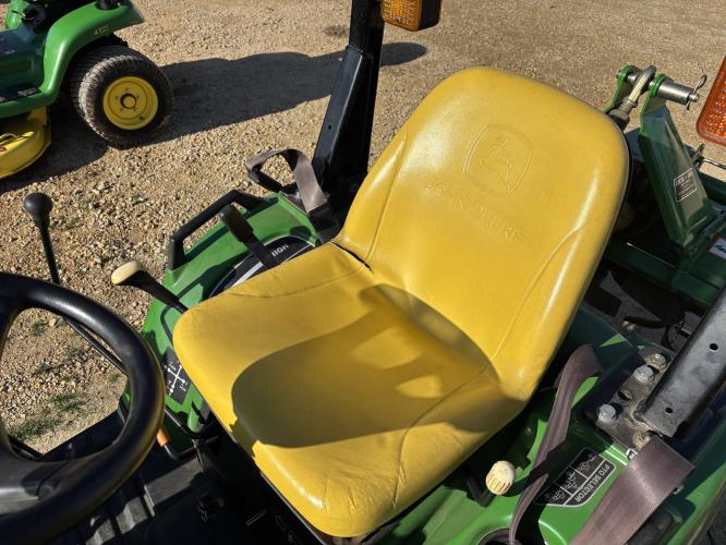 John Deere 2305