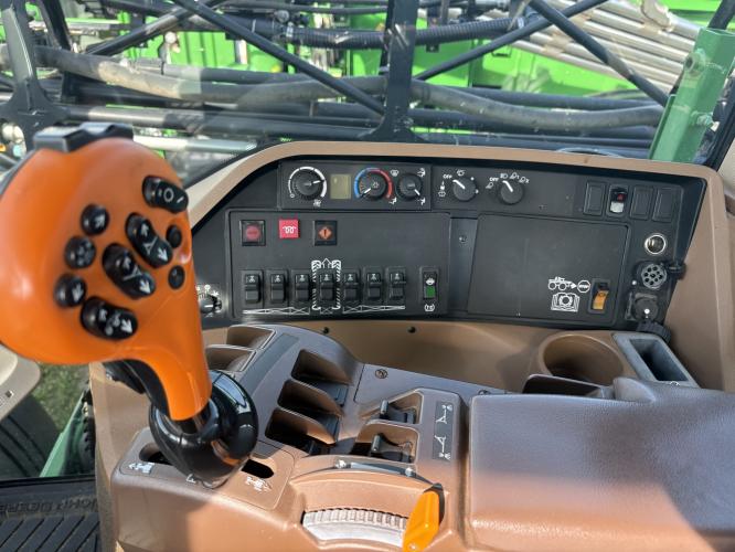 John Deere 4830
