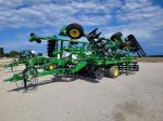 John Deere 2720