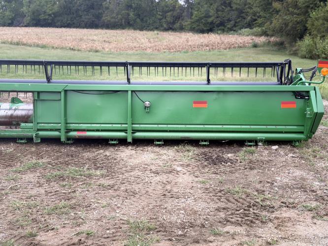 John Deere 635F