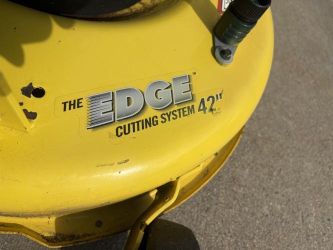 John Deere Z235