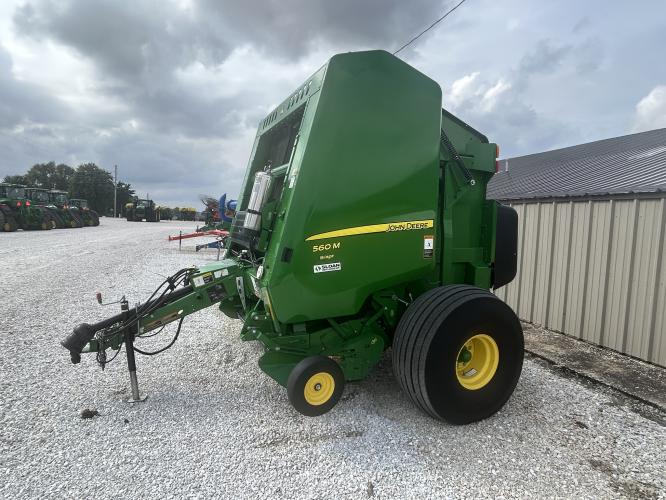 John Deere 560M