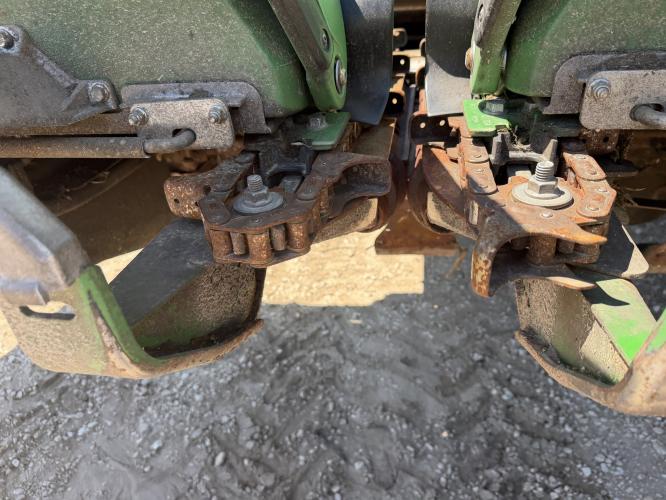 John Deere C8R