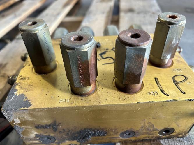 John Deere AA59266 RELIEF VALVE BLOCK ASSEMBLY