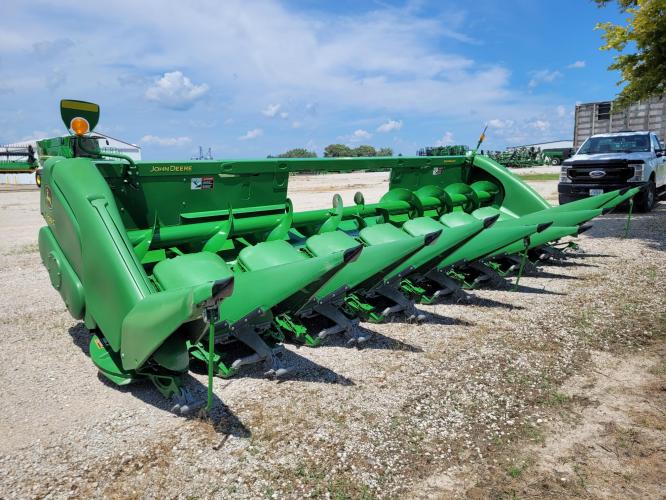 John Deere 608C