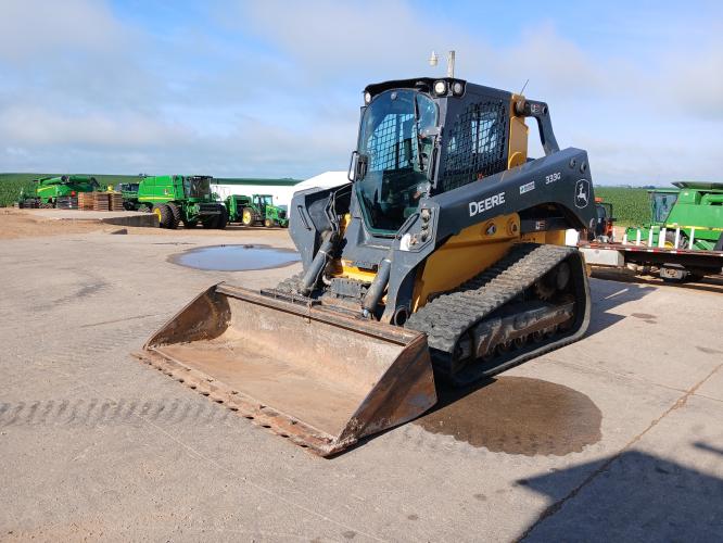 John Deere 333G