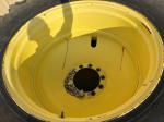 John Deere 520/85R38