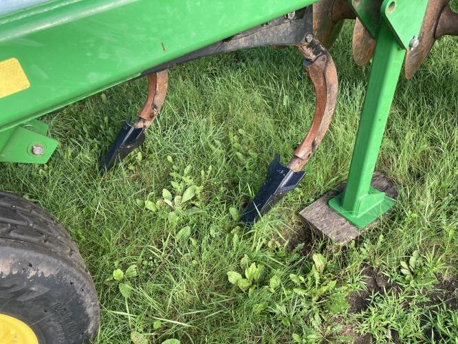 John Deere 2720