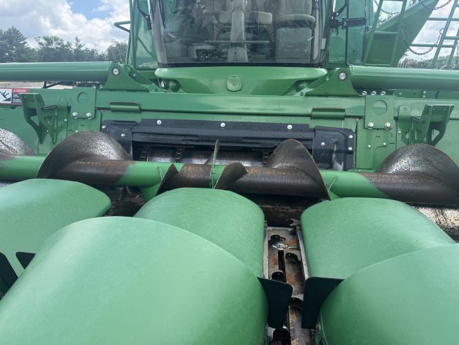 John Deere C12F