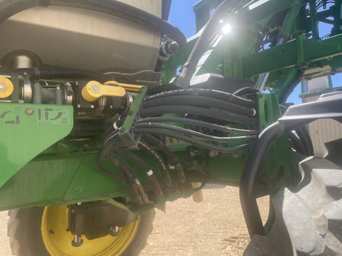 John Deere R4044
