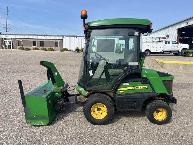 John Deere 1585