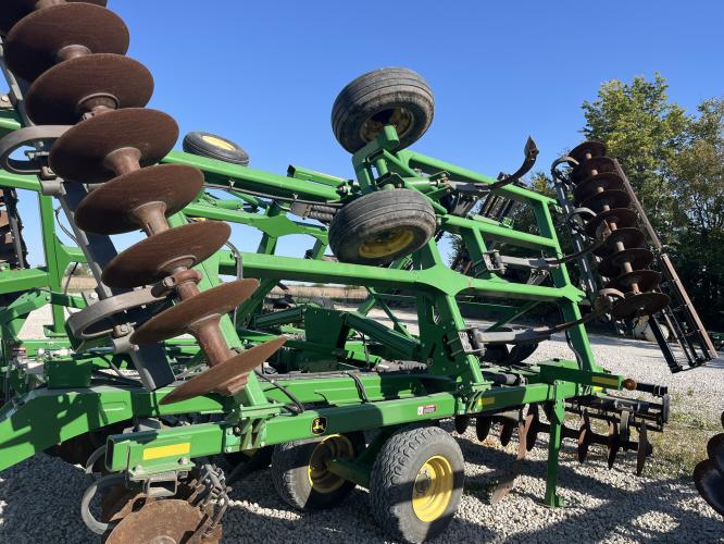 John Deere 2720
