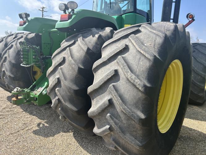 John Deere 9530
