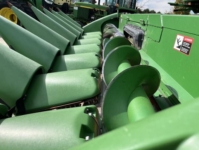 John Deere 608C