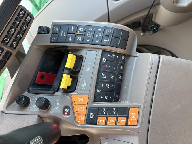 John Deere S770