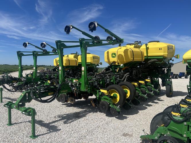 John Deere 1775NT