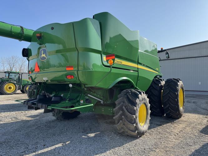 John Deere S780