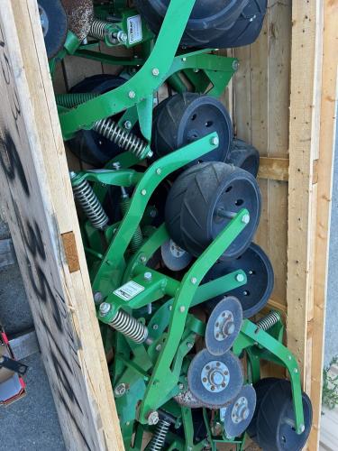 John Deere AG Focus Fast Trac Closing System