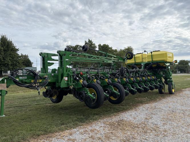 John Deere 1775NT