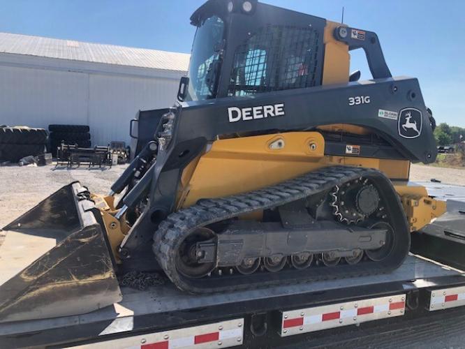 John Deere 331G