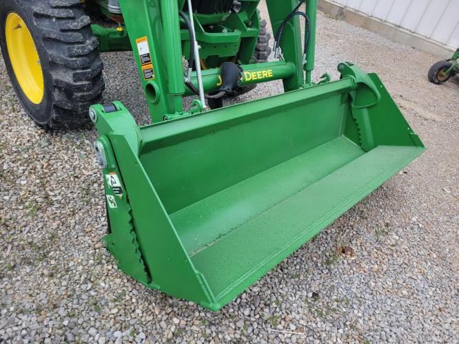 John Deere 4052R