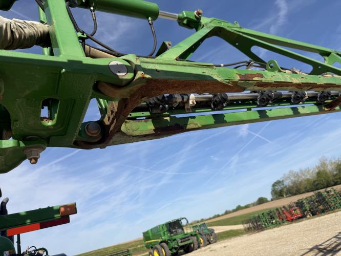 John Deere R4038