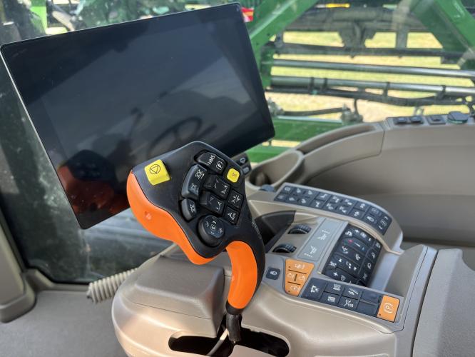 John Deere 412R