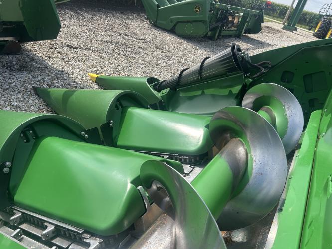 John Deere C8R