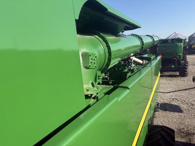 John Deere S780